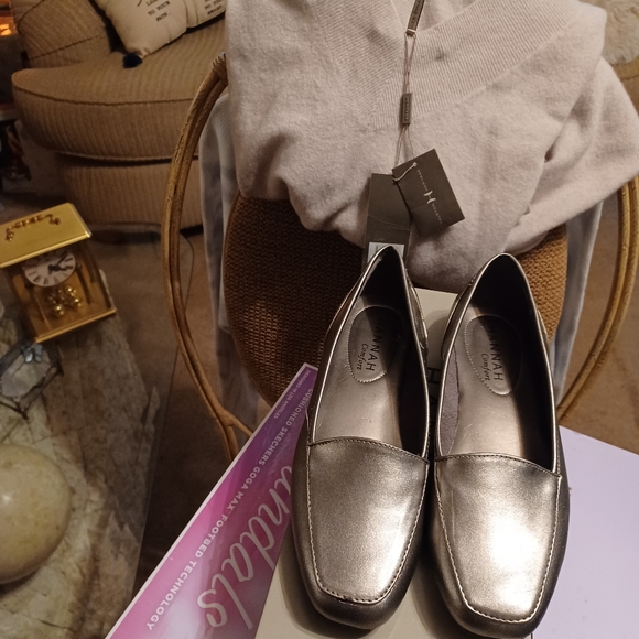 Hannah - Picture 3 of 9